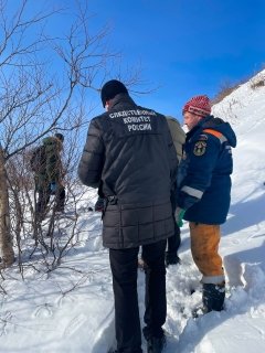 По факту гибели женщины в городе Корсакове проводится проверка